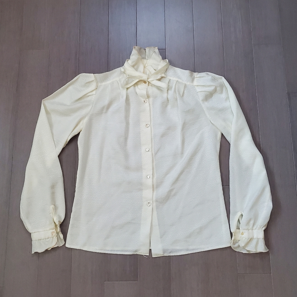 Vintage 70s puff sleeve blouse
